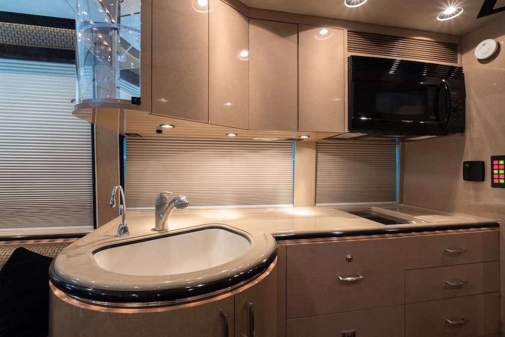 2007 Prevost Marathon XLII Coach - Image 7