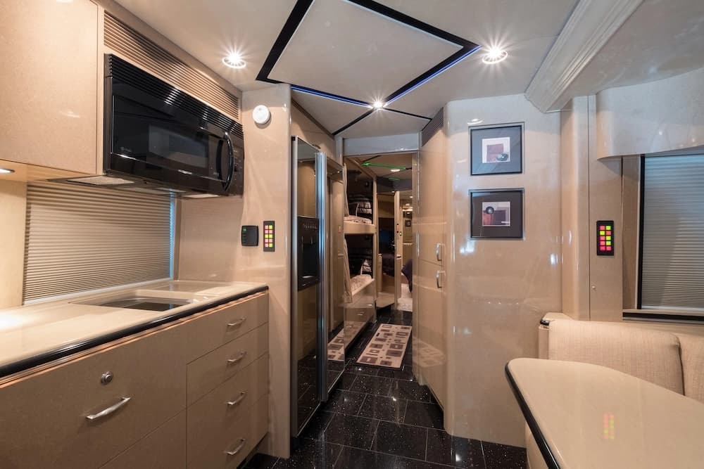2007 Prevost Marathon XLII Coach - Image 8