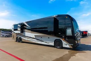 2018 Prevost Marathon H3-45 bus