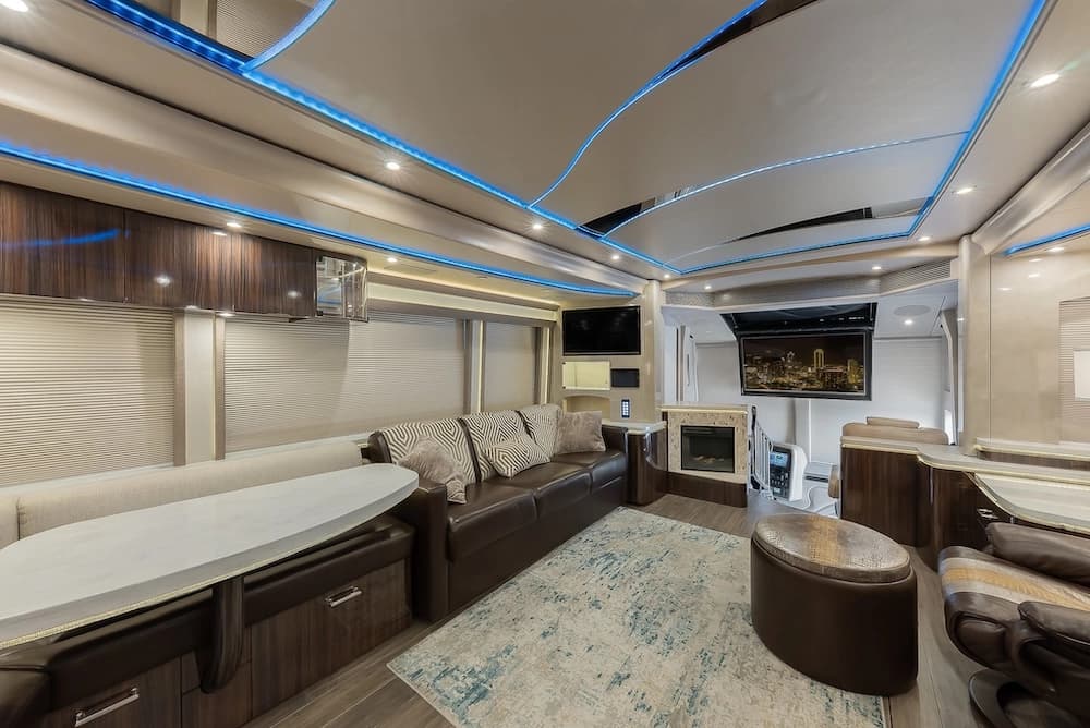 2018 Prevost Marathon H3-45 Motorhome - Image 27