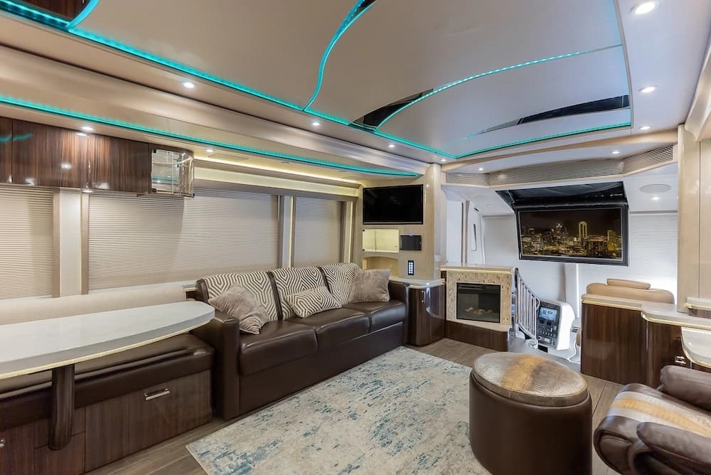 2018 Prevost Marathon H3-45 Motorhome - Image 28