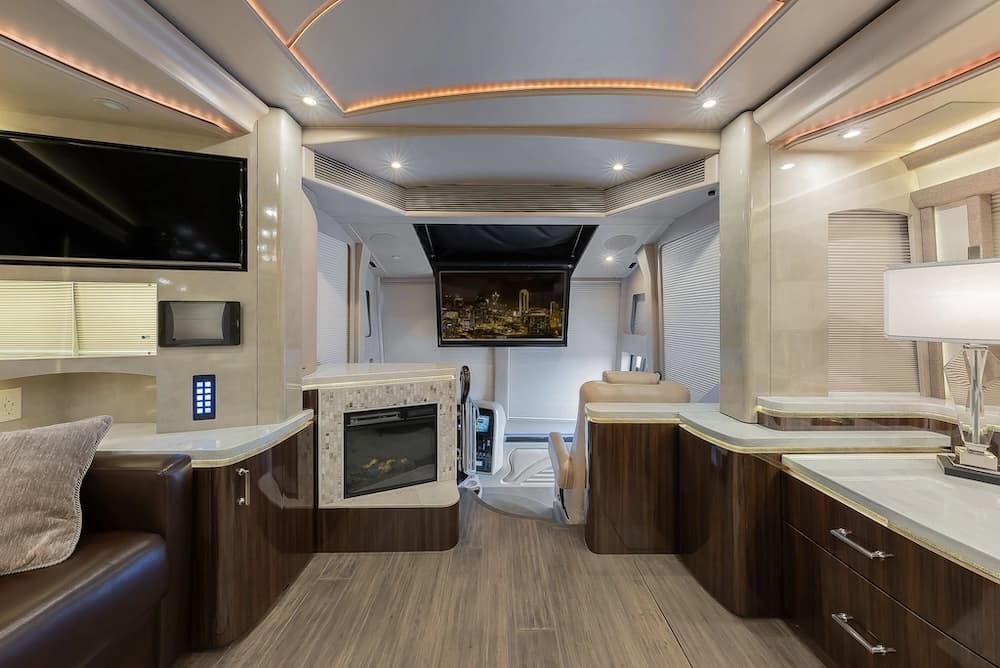 2018 Prevost Marathon H3-45 Motorhome - Image 29