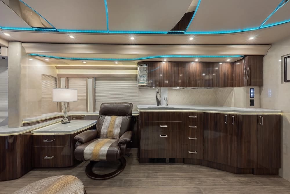 2018 Prevost Marathon H3-45 Motorhome - Image 4