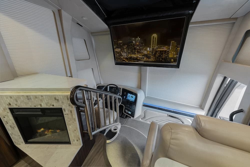 2018 Prevost Marathon H3-45 Motorhome - Image 31