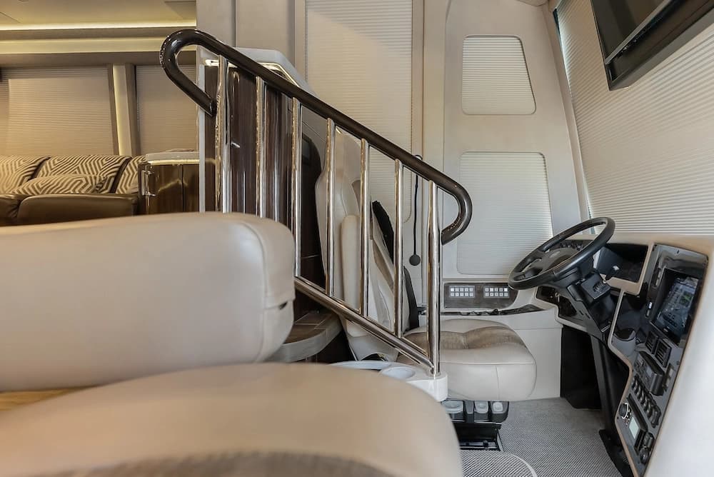2018 Prevost Marathon H3-45 Motorhome - Image 32