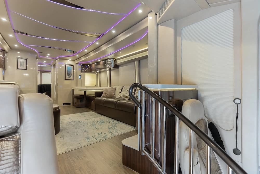 2018 Prevost Marathon H3-45 Motorhome - Image 34