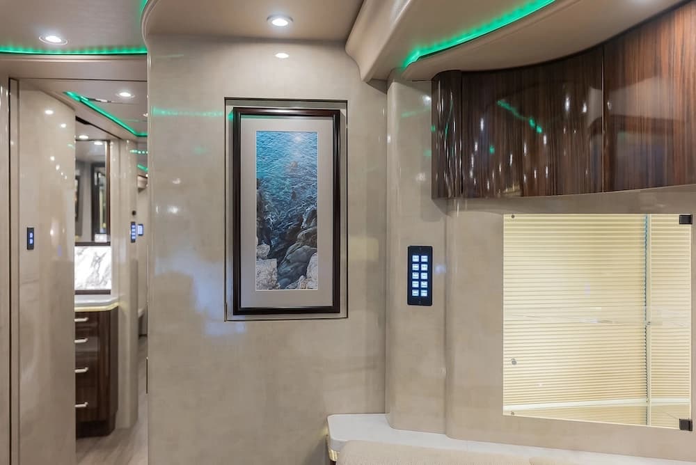 2018 Prevost Marathon H3-45 Motorhome - Image 37