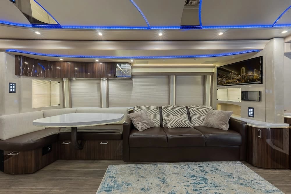 2018 Prevost Marathon H3-45 Motorhome - Image 5