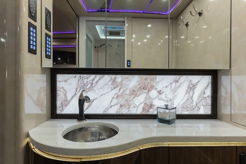 2018 Prevost Marathon H3-45 Motorhome - Image 41