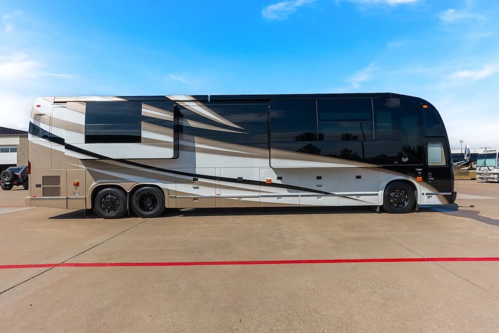 2018 Prevost Marathon H3-45 Motorhome - Image 47