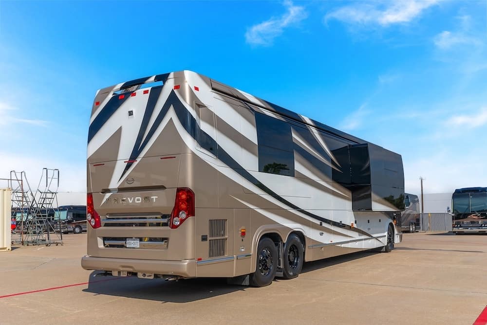 2018 Prevost Marathon H3-45 Motorhome - Image 49