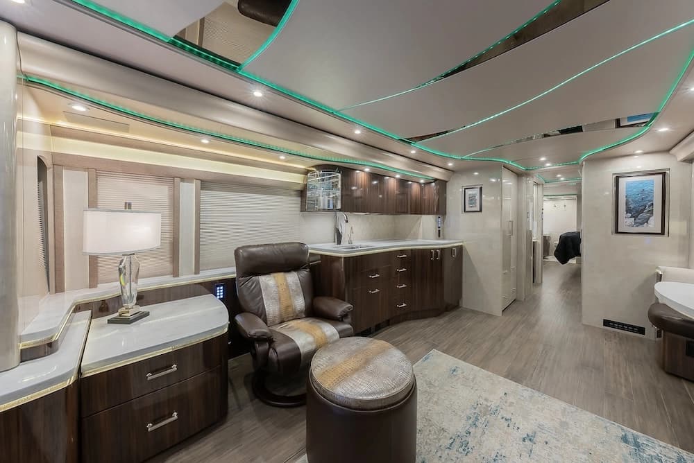 2018 Prevost Marathon H3-45 Motorhome - Image 6
