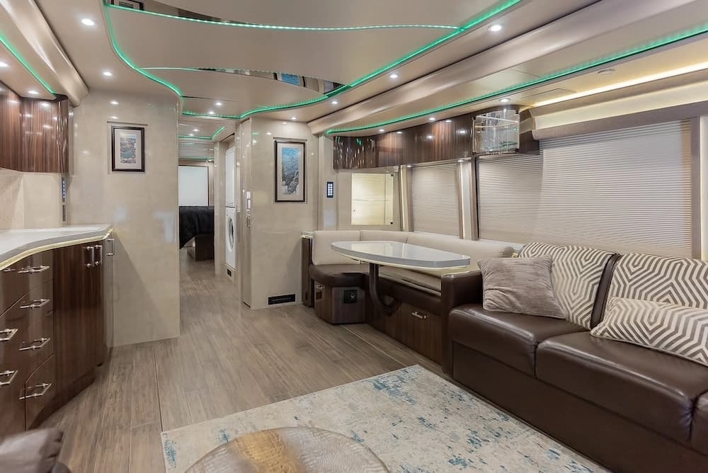 2018 Prevost Marathon H3-45 Motorhome - Image 7