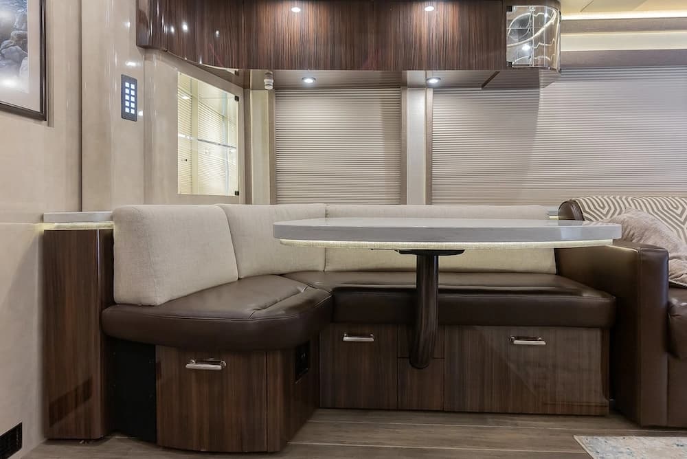 2018 Prevost Marathon H3-45 Motorhome - Image 8