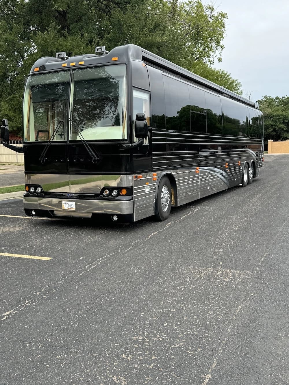 2007 Prevost Teschner XLII Motorhome - Image 2