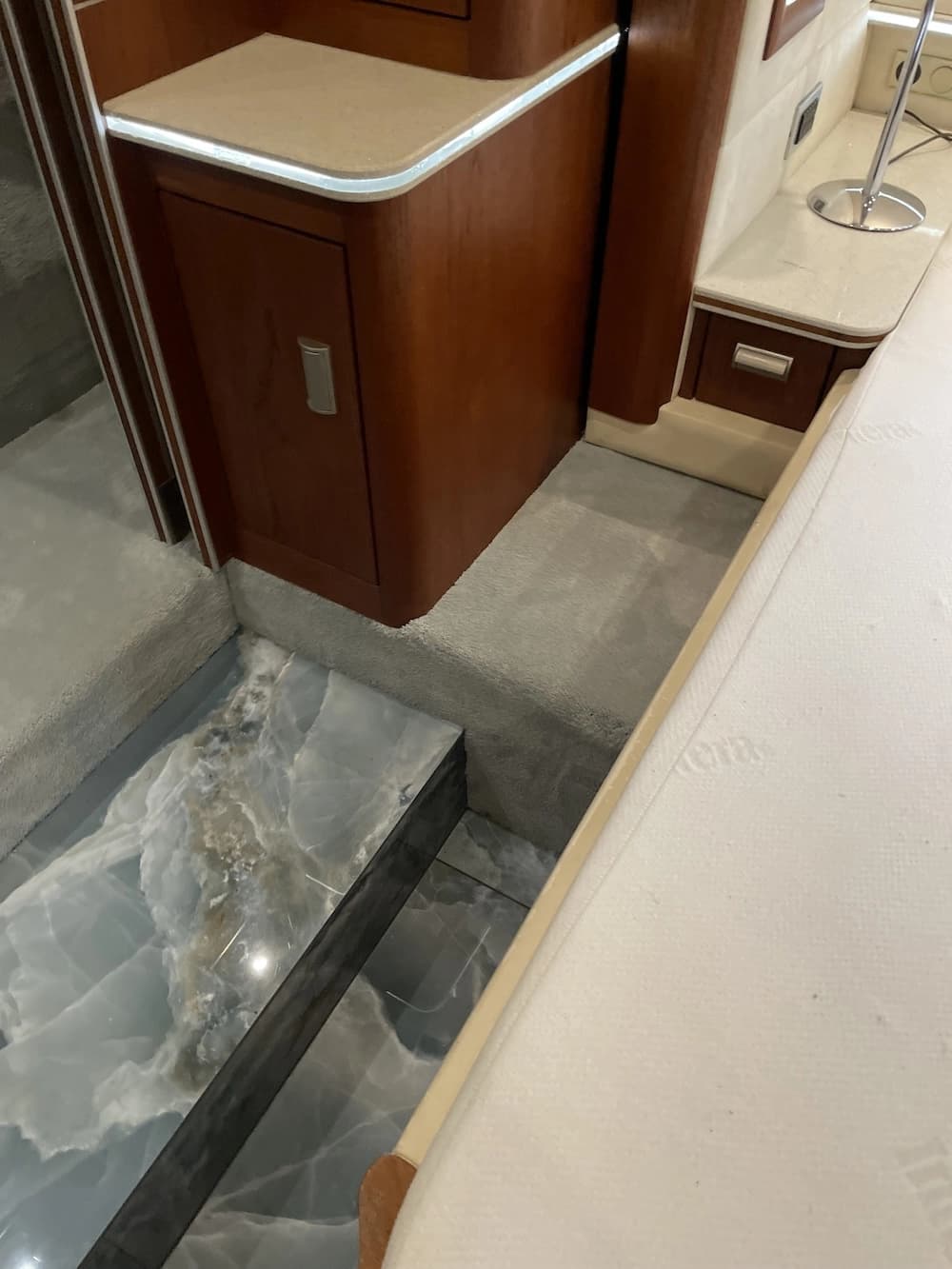 2007 Prevost Teschner XLII Motorhome - Image 18