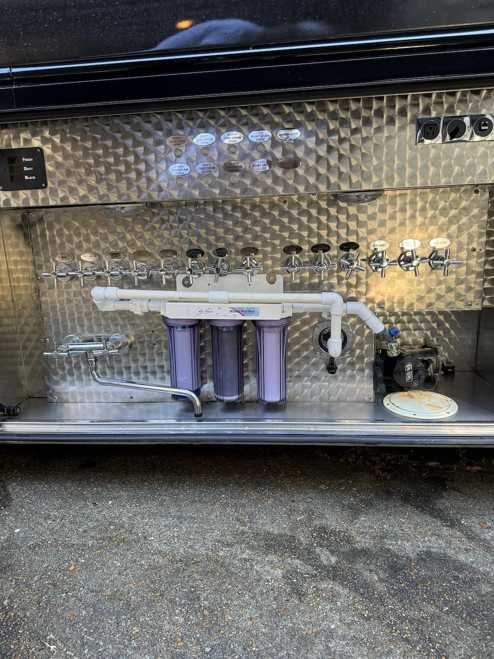 2007 Prevost Teschner XLII Motorhome - Image 38