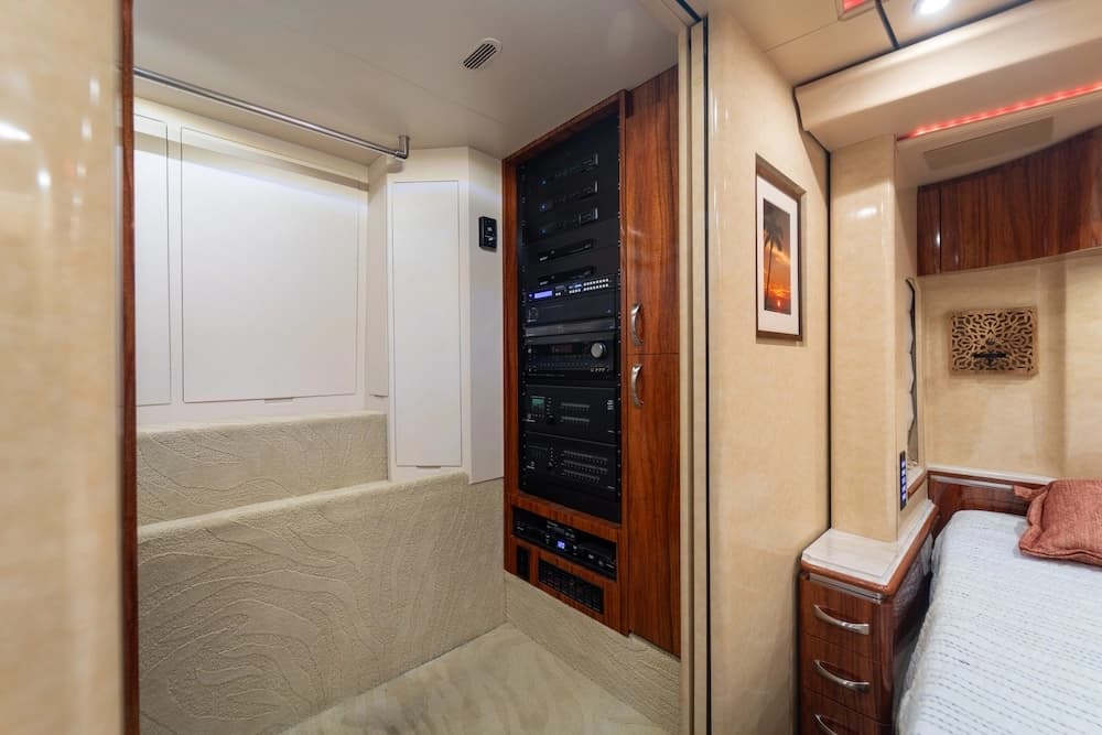 2016 Prevost Marathon X3 Motorhome - Image 19