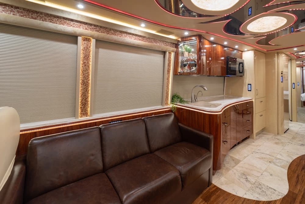 2016 Prevost Marathon X3 Motorhome - Image 3