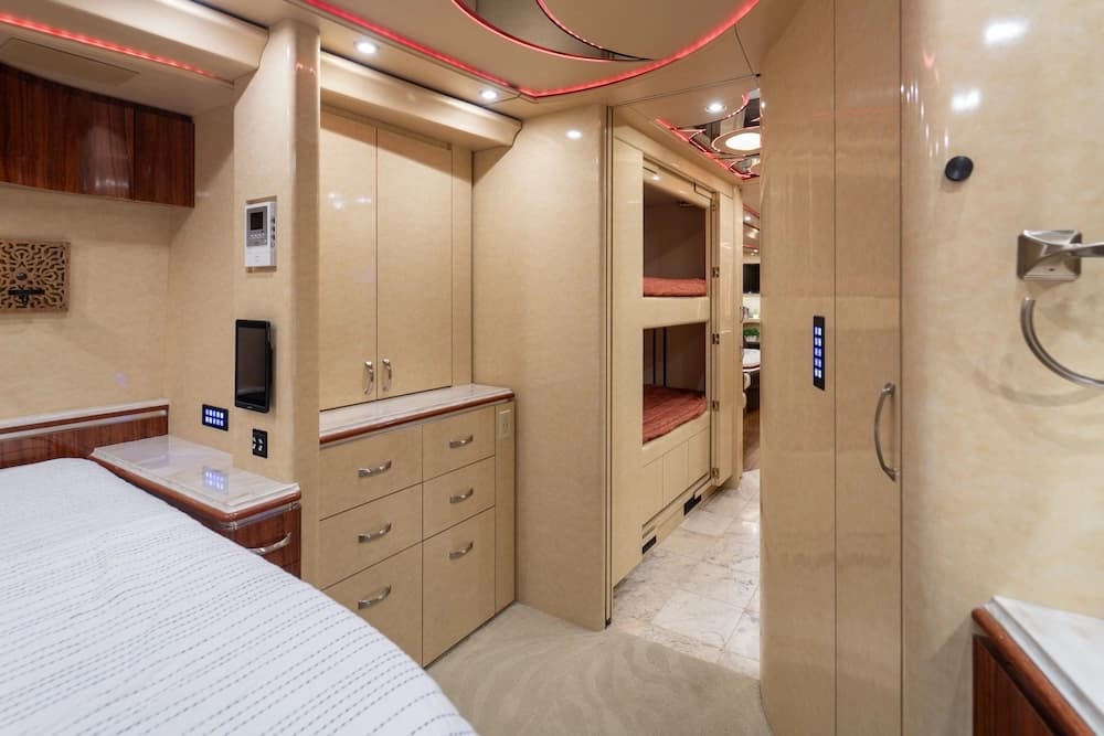 2016 Prevost Marathon X3 Motorhome - Image 21