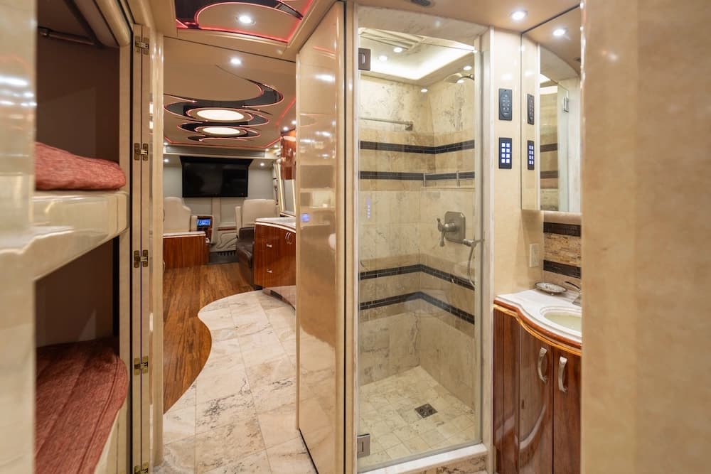 2016 Prevost Marathon X3 Motorhome - Image 22