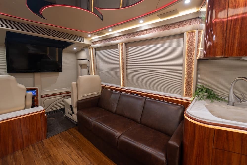 2016 Prevost Marathon X3 Motorhome - Image 28