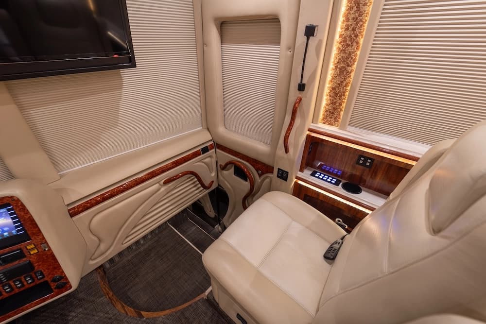 2016 Prevost Marathon X3 Motorhome - Image 29