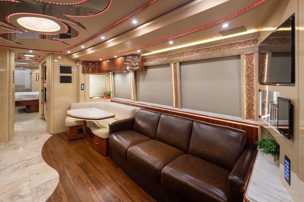 2016 Prevost Marathon X3 Motorhome - Image 4