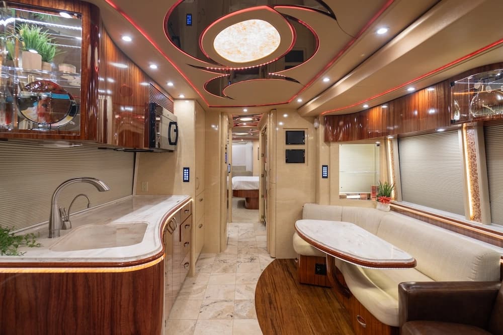 2016 Prevost Marathon X3 Motorhome - Image 5