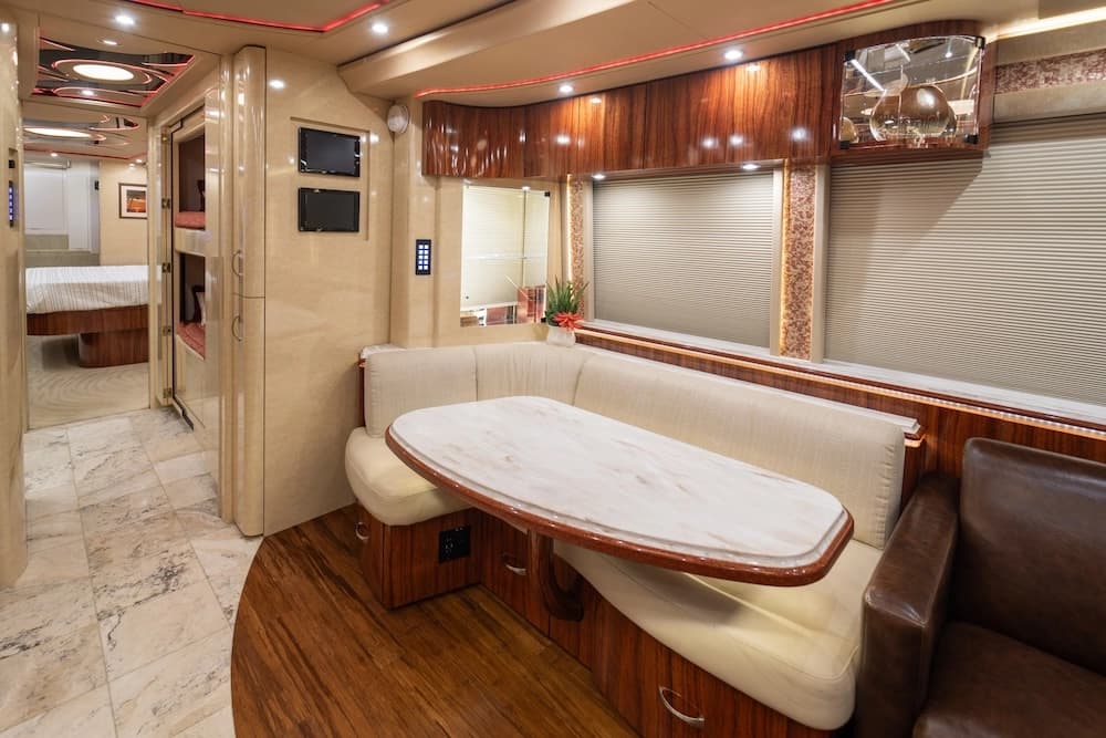 2016 Prevost Marathon X3 Motorhome - Image 7