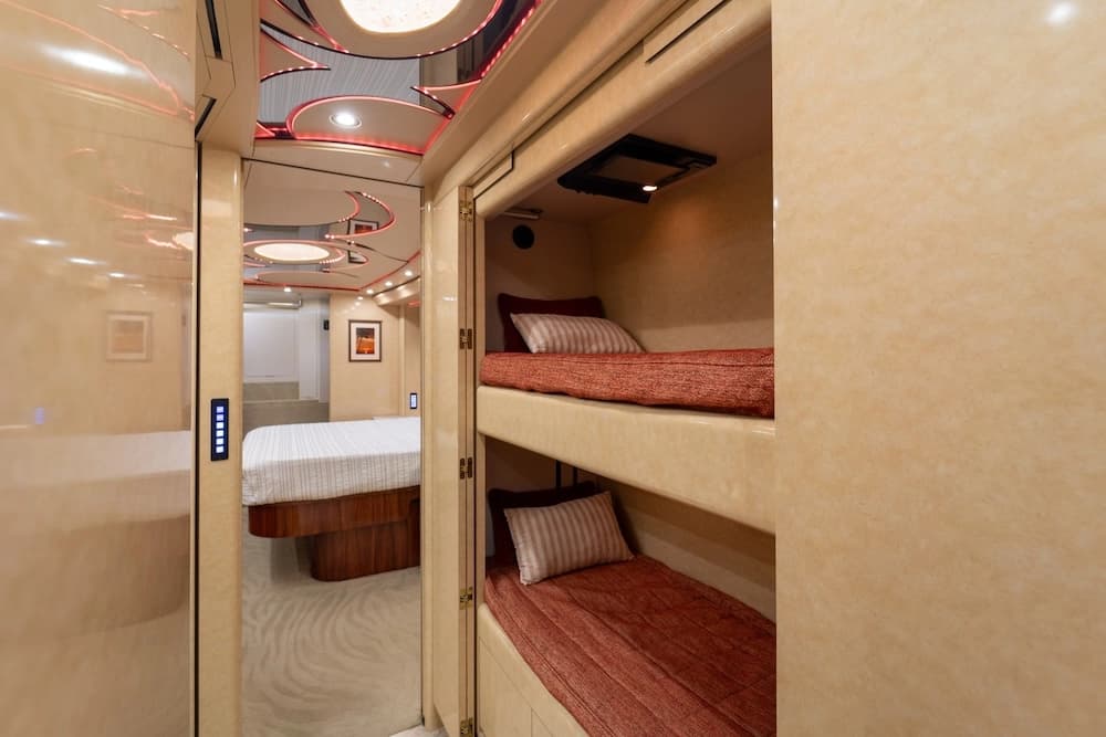 2016 Prevost Marathon X3 Motorhome - Image 8