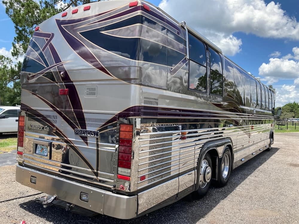 1998 Prevost Country Coach XL Motorhome - Image 2