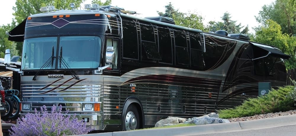 1998 Prevost Country Coach XL Motorhome - Image 12
