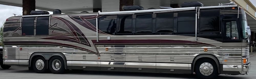 1998 Prevost Country Coach XL Motorhome - Image 13