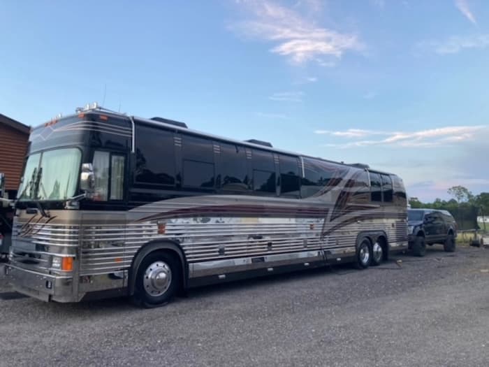 1998 Prevost Country Coach XL Motorhome - Image 17
