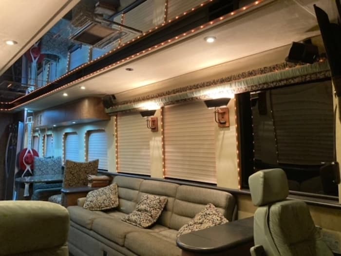 1998 Prevost Country Coach XL Motorhome - Image 22
