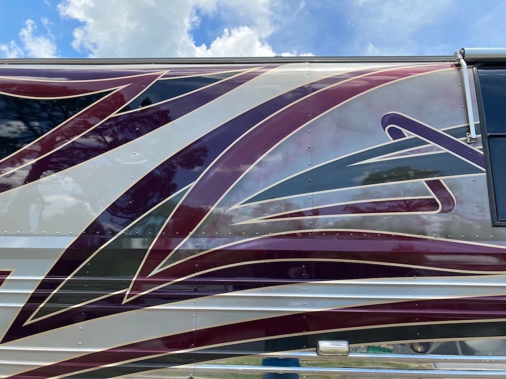 1998 Prevost Country Coach XL Motorhome - Image 4