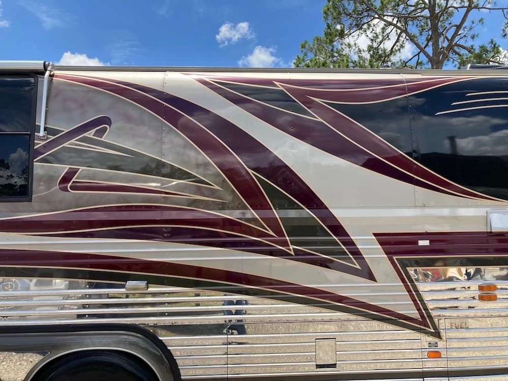 1998 Prevost Country Coach XL Motorhome - Image 6