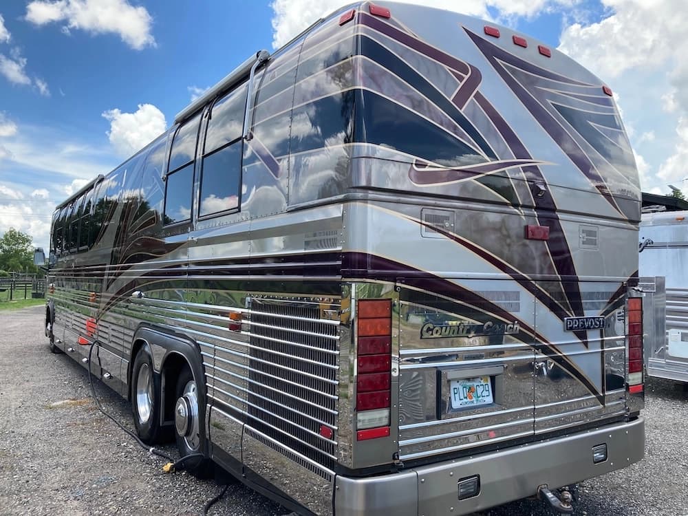 1998 Prevost Country Coach XL Motorhome - Image 9