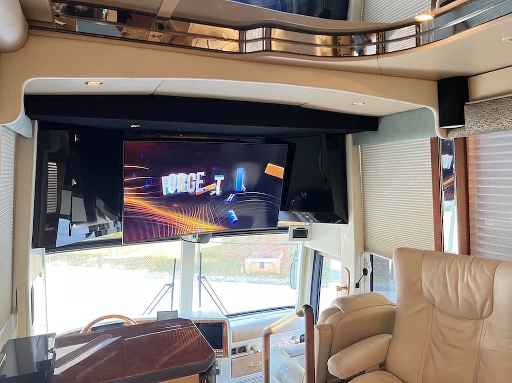 2002 Prevost Featherlite H3-45 Motorhome - Image 16
