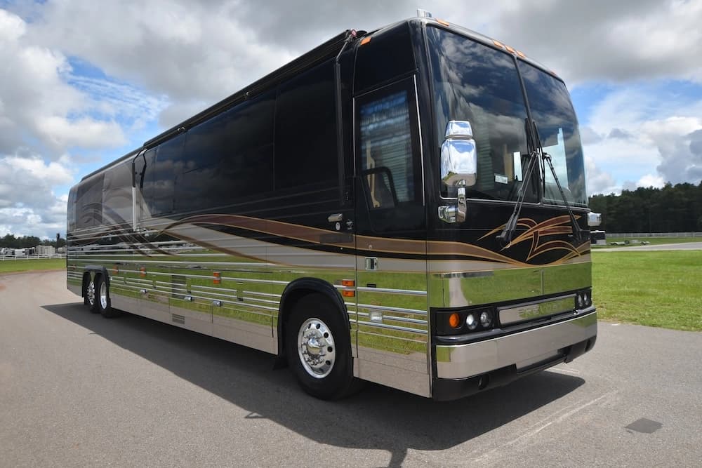 2004 Prevost Royale XLII Motorhome - Image 40