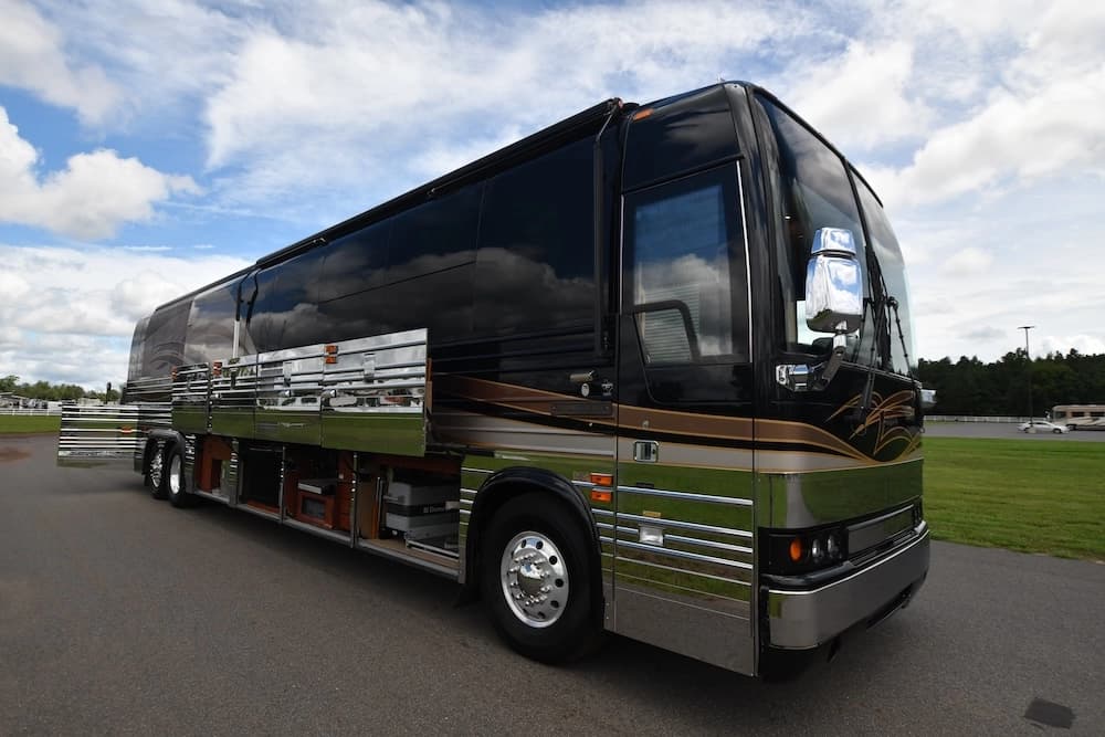 2004 Prevost Royale XLII Motorhome - Image 5