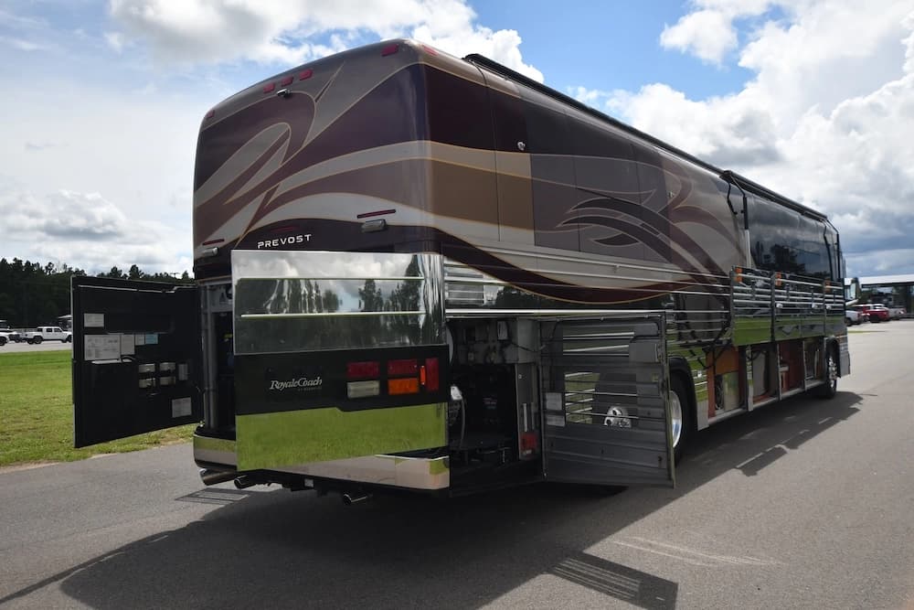 2004 Prevost Royale XLII Motorhome - Image 9