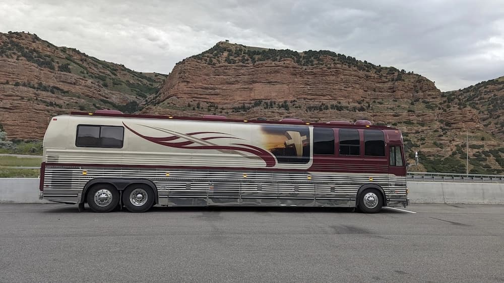 1996 Prevost XL Motorhome - Image 3