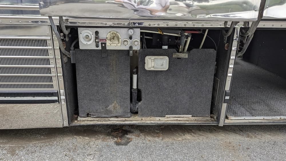 1996 Prevost XL Motorhome - Image 13