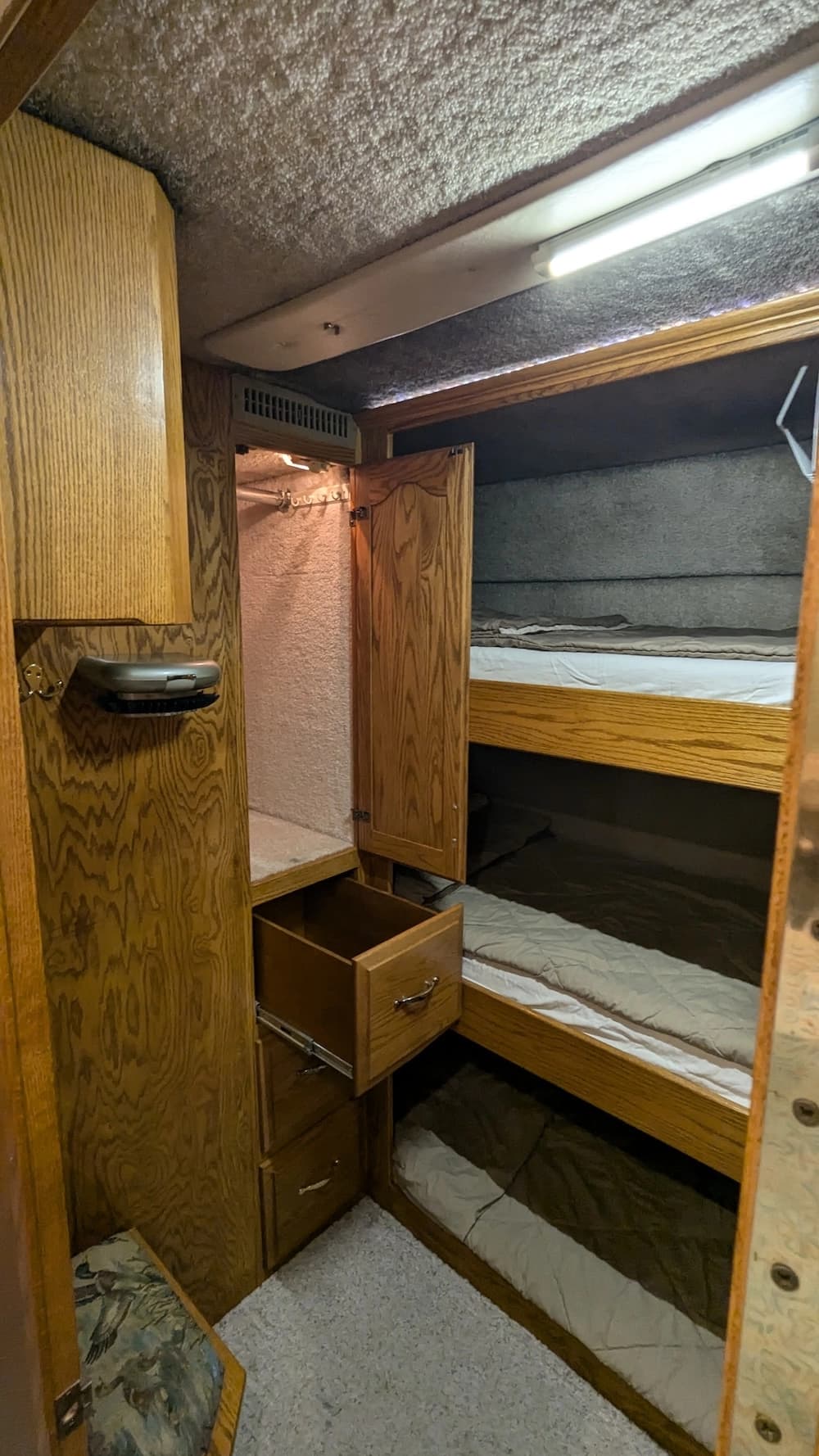 1996 Prevost XL Motorhome - Image 31