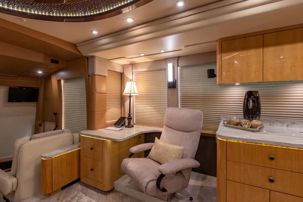 2014 Prevost Millennium H3-45 Motorhome - Image 5
