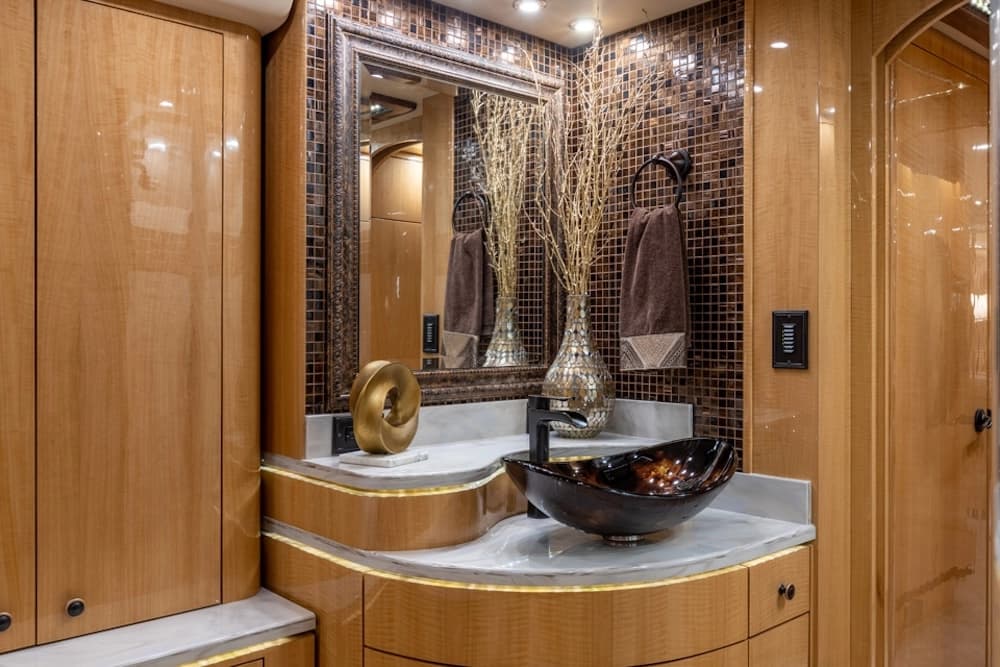 2014 Prevost Millennium H3-45 Motorhome - Image 8