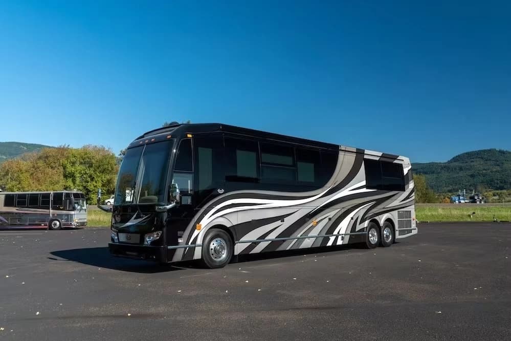 2020 Prevost Marathon H3-45 Motorhome - Image 1