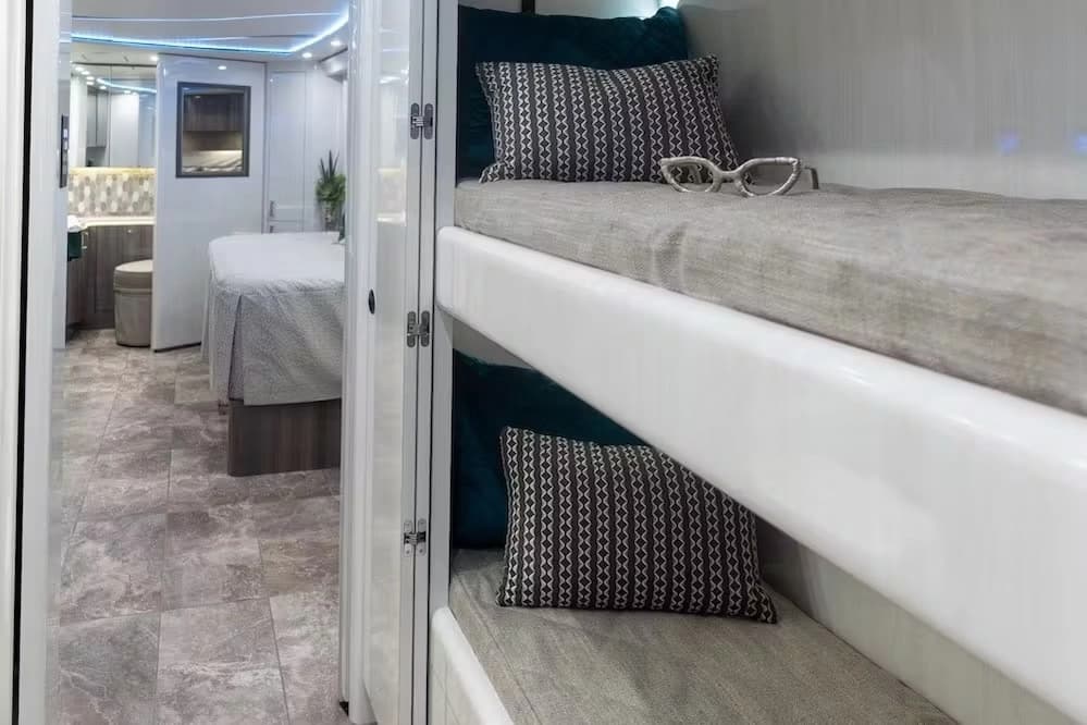 2020 Prevost Marathon H3-45 Motorhome - Image 5